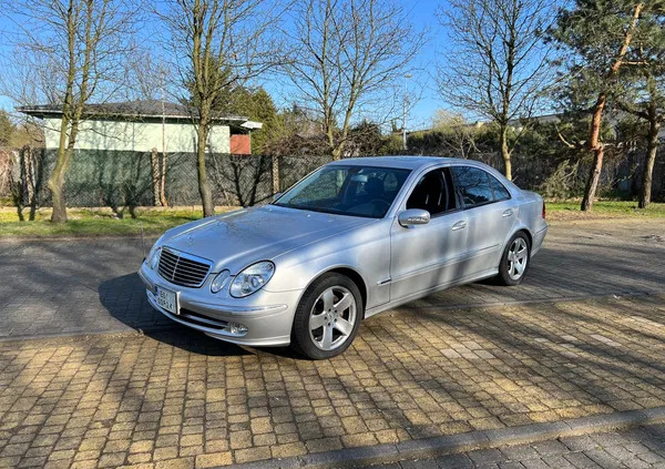 mercedes benz świętokrzyskie Mercedes-Benz Klasa E cena 73900 przebieg: 45500, rok produkcji 2002 z Łódź